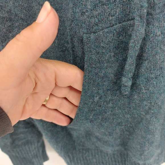 C By Bloomingdales Teal Cashmere Team Size XS - Picture 3 of 7